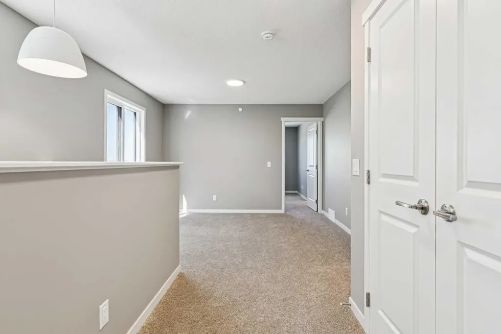 13 Hotchkiss Road SE Calgary AB T3S 0T8