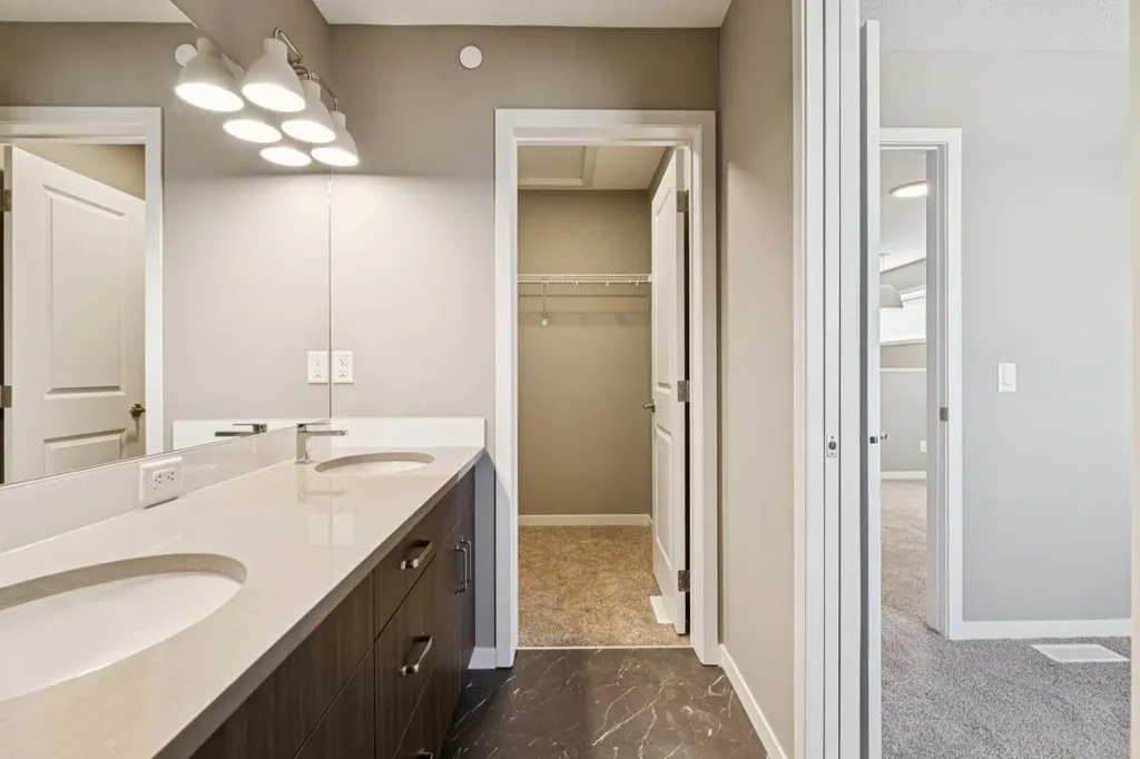 13 Hotchkiss Road SE Calgary AB T3S 0T8