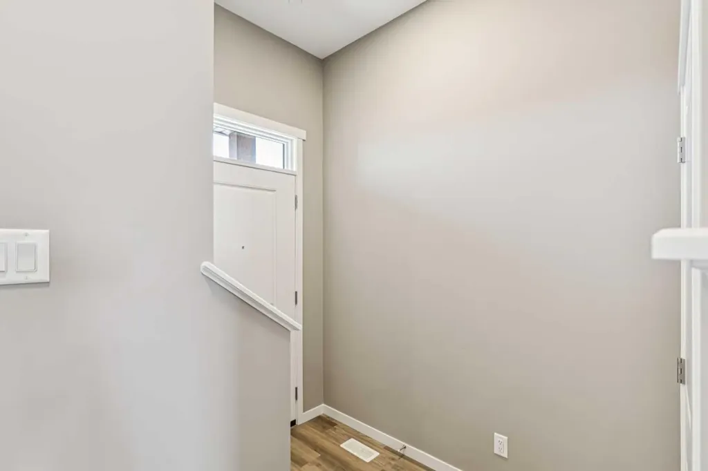 13 Hotchkiss Road SE Calgary AB T3S 0T8