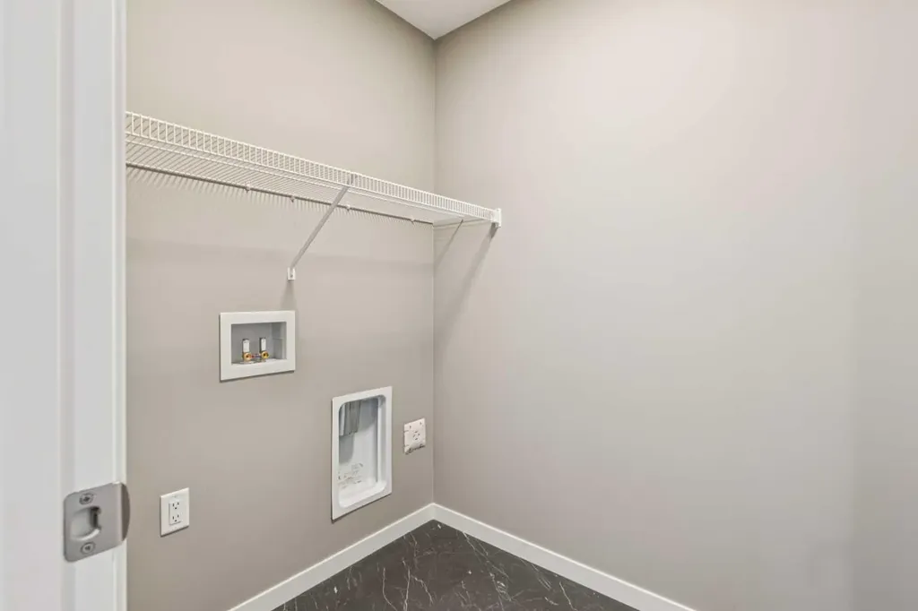 13 Hotchkiss Road SE Calgary AB T3S 0T8