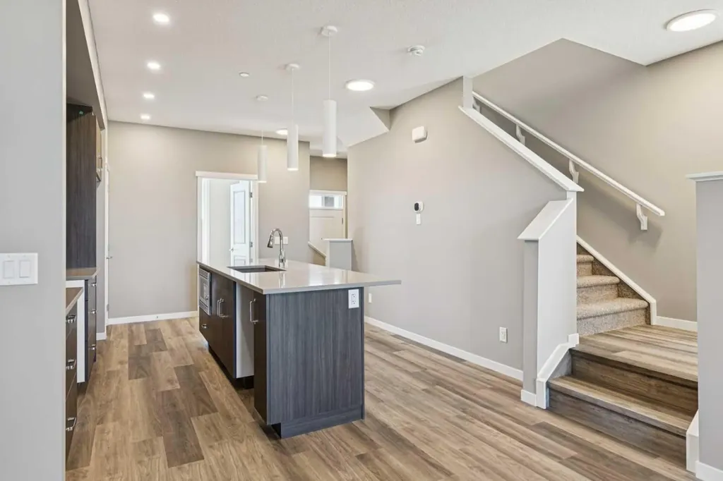 13 Hotchkiss Road SE Calgary AB T3S 0T8