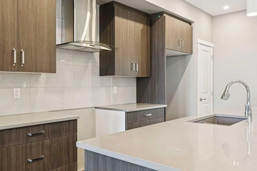 13 Hotchkiss Road SE Calgary AB T3S 0T8