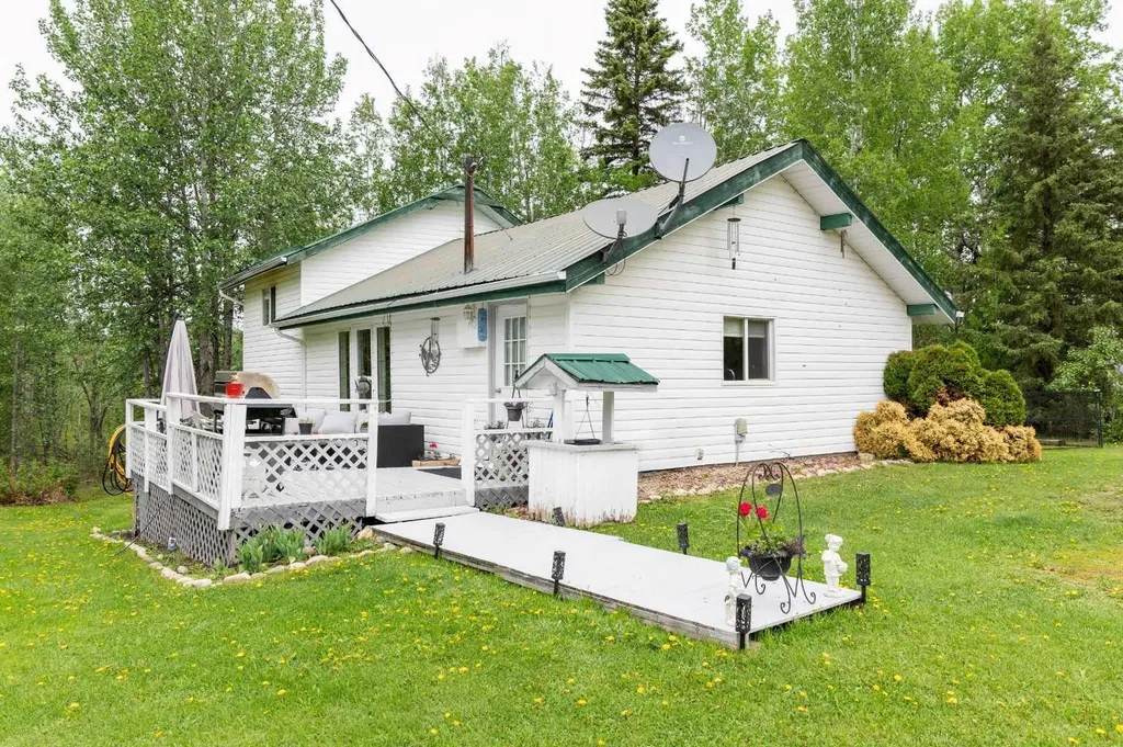 49118 Highway 759 Rural Brazeau County AB T7Z 1S9