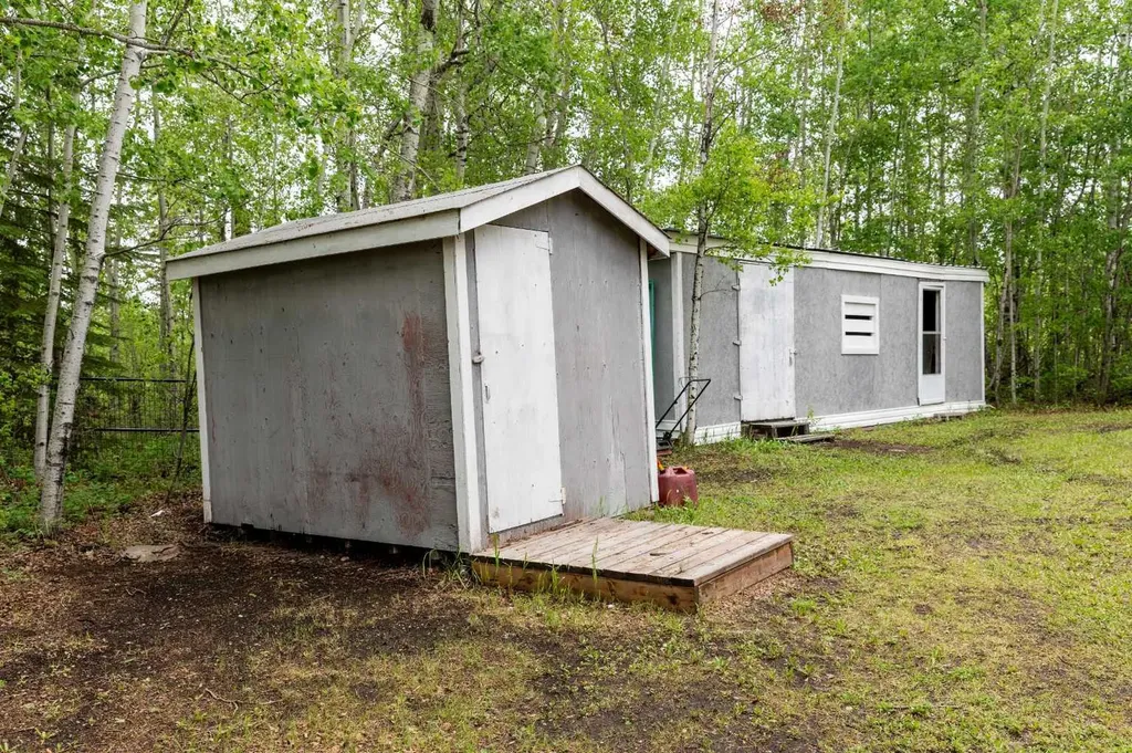 49118 Highway 759 Rural Brazeau County AB T7Z 1S9