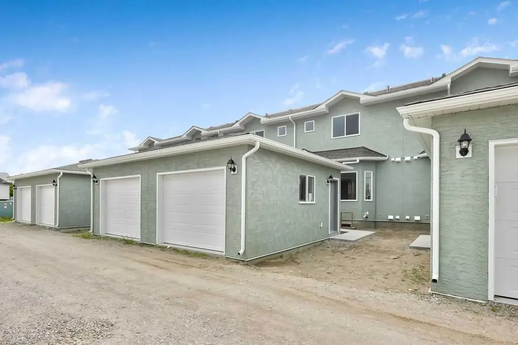 407 Strathcona Circle Strathmore AB T1P 0B1