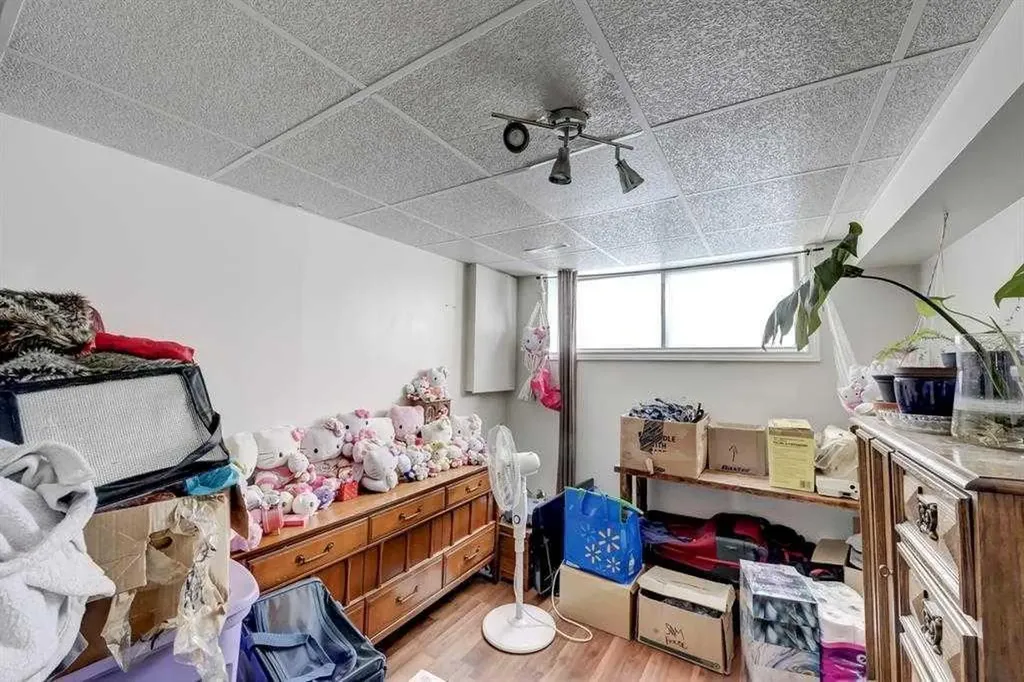 518 54 Avenue SW Calgary AB T2V 0C7