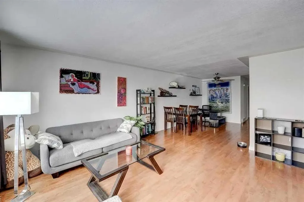 518 54 Avenue SW Calgary AB T2V 0C7