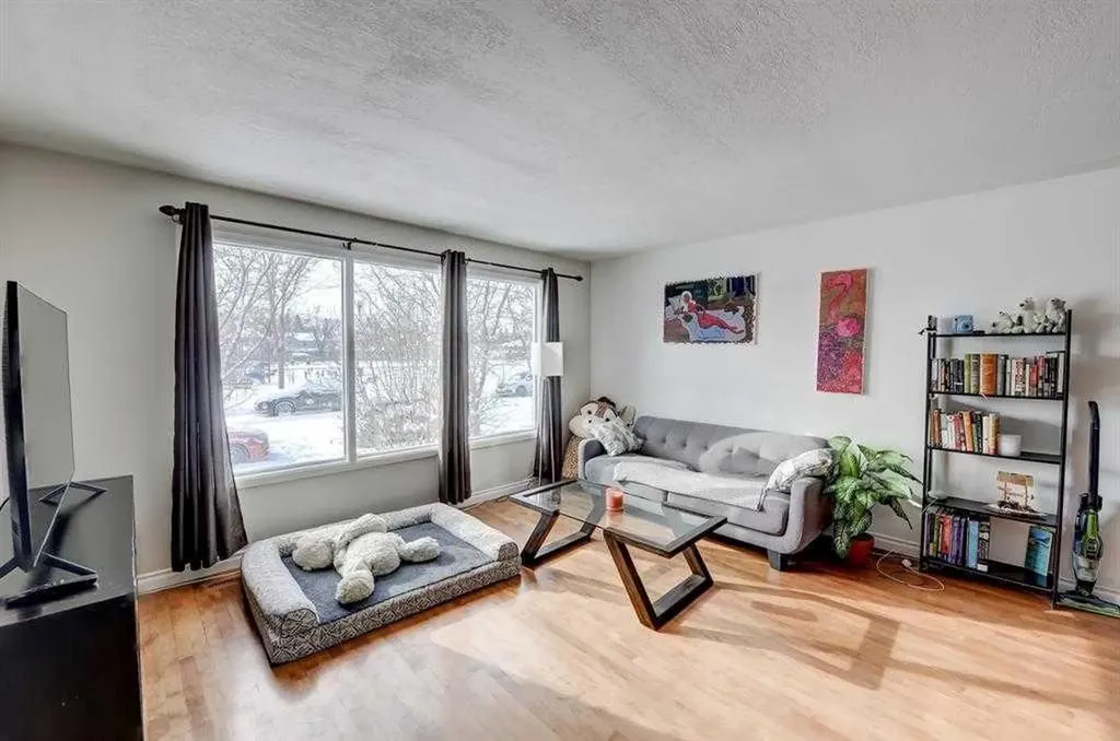 518 54 Avenue SW Calgary AB T2V 0C7