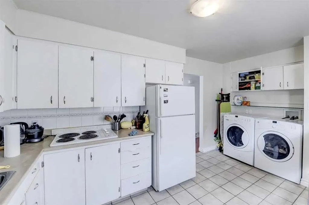 518 54 Avenue SW Calgary AB T2V 0C7