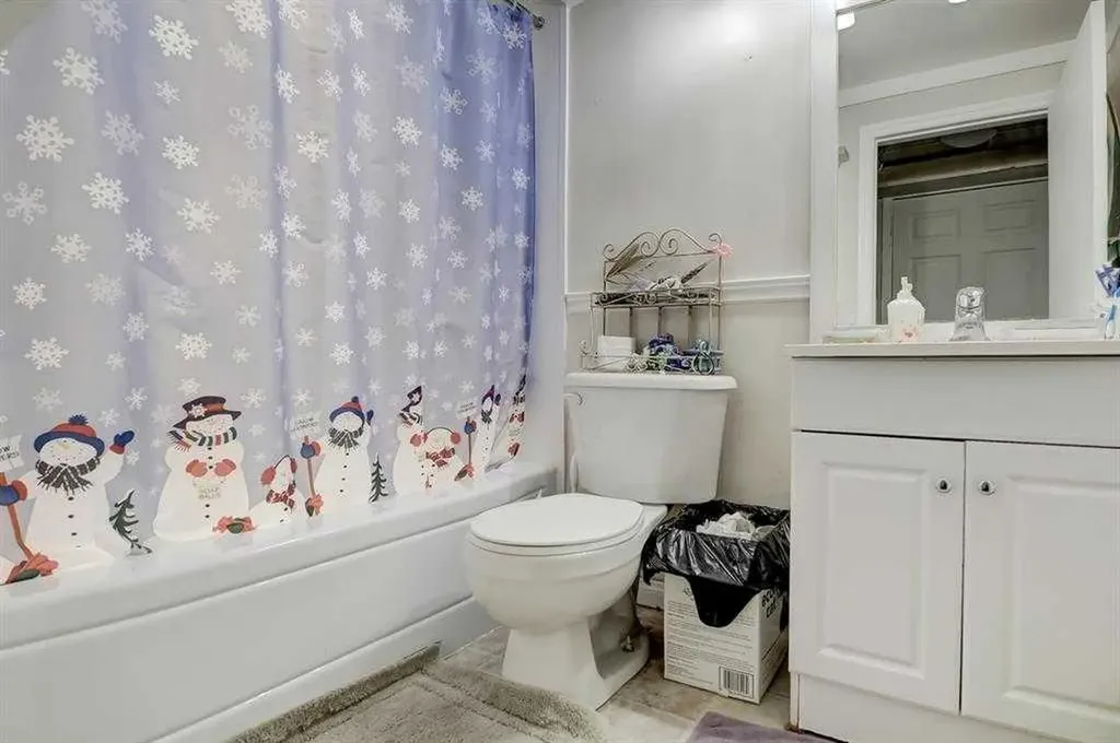 518 54 Avenue SW Calgary AB T2V 0C7