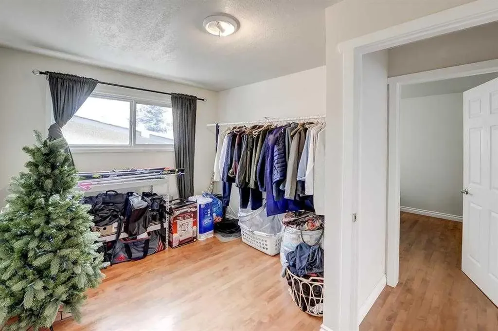 518 54 Avenue SW Calgary AB T2V 0C7