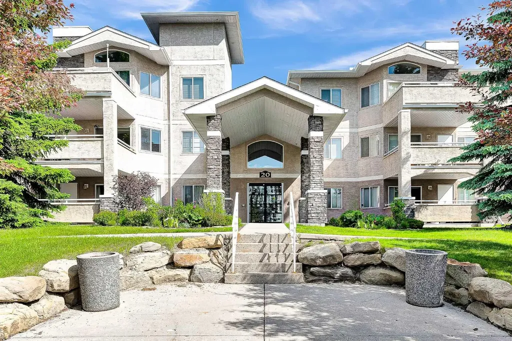 20 Country Hills View NW Calgary AB T3K 5A3