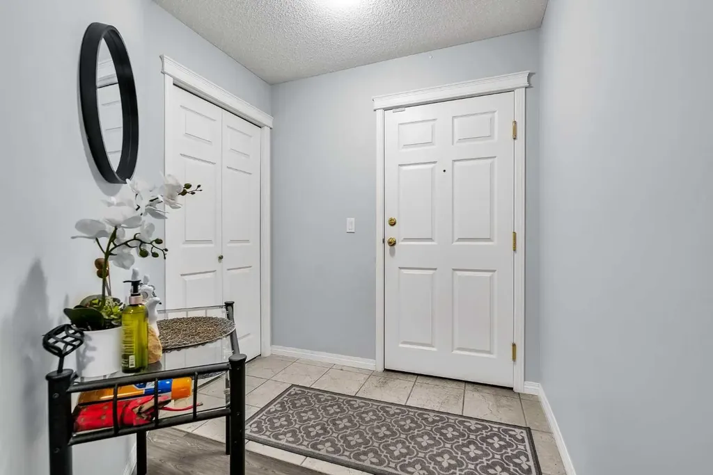 20 Country Hills View NW Calgary AB T3K 5A3