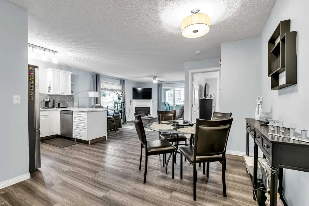 20 Country Hills View NW Calgary AB T3K 5A3