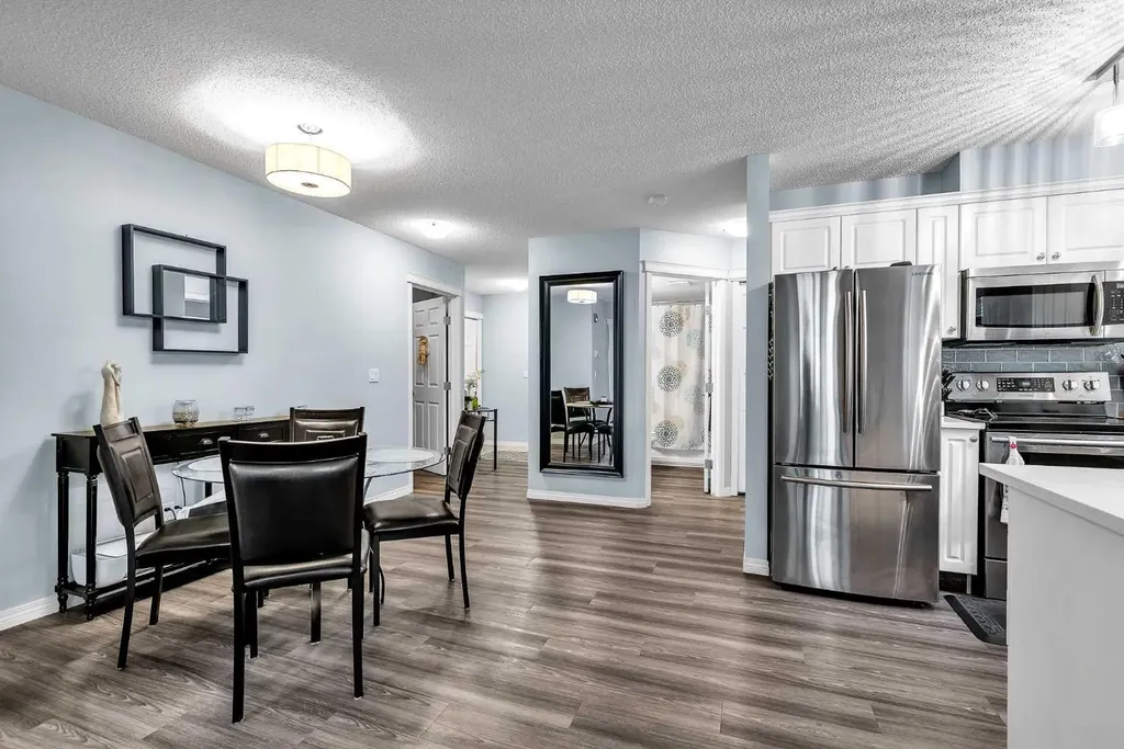 20 Country Hills View NW Calgary AB T3K 5A3