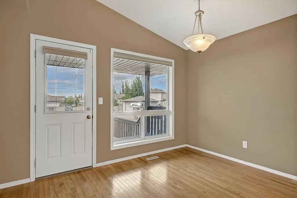 42 Pinnacle Crossing Grande Prairie AB T8W 2X3