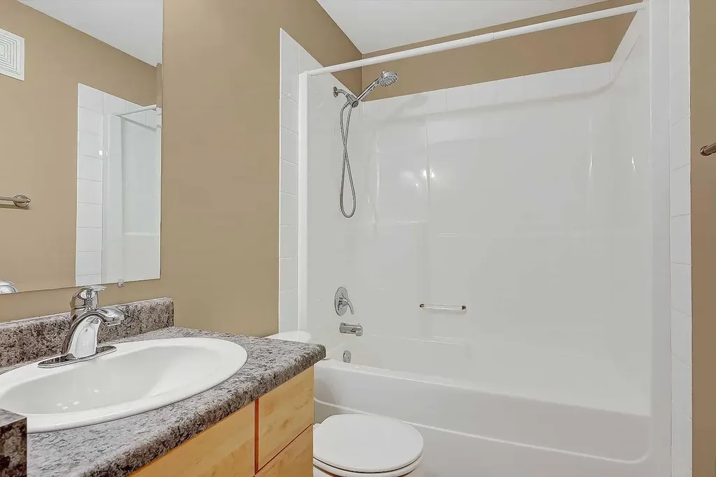 42 Pinnacle Crossing Grande Prairie AB T8W 2X3