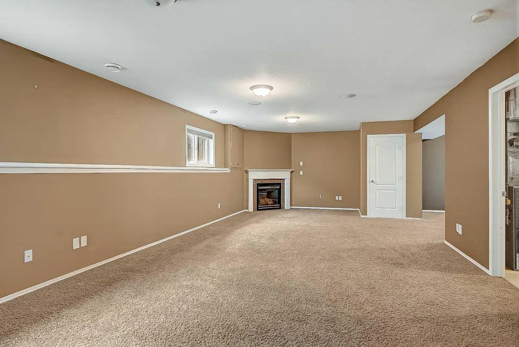 42 Pinnacle Crossing Grande Prairie AB T8W 2X3