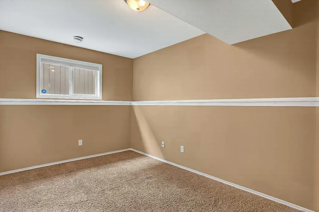 42 Pinnacle Crossing Grande Prairie AB T8W 2X3