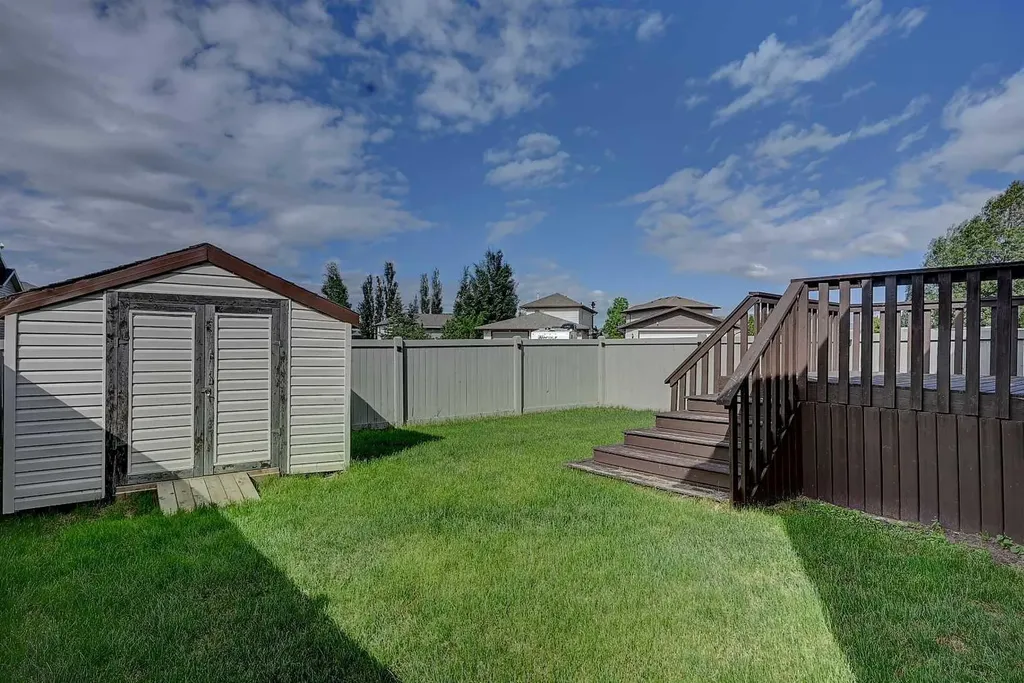 42 Pinnacle Crossing Grande Prairie AB T8W 2X3
