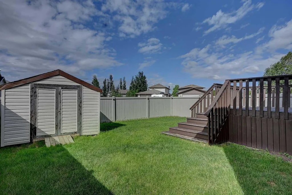 42 Pinnacle Crossing Grande Prairie AB T8W 2X3