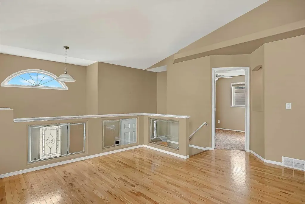 42 Pinnacle Crossing Grande Prairie AB T8W 2X3