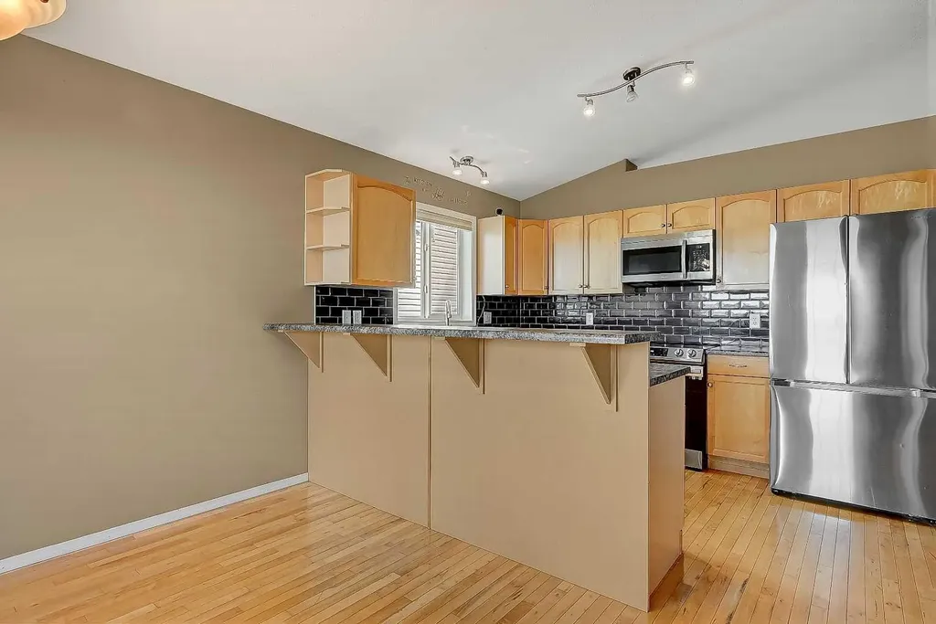 42 Pinnacle Crossing Grande Prairie AB T8W 2X3
