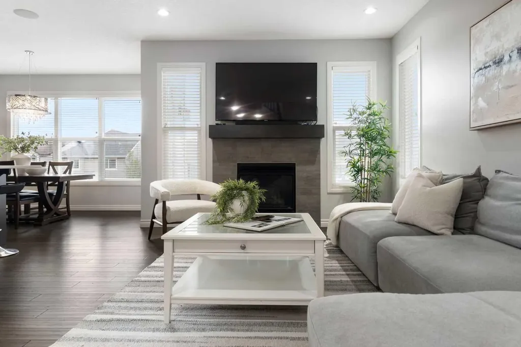 232 Nolancrest Heights NW Calgary AB T3R 0V8