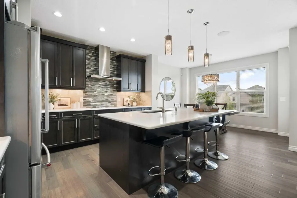 232 Nolancrest Heights NW Calgary AB T3R 0V8