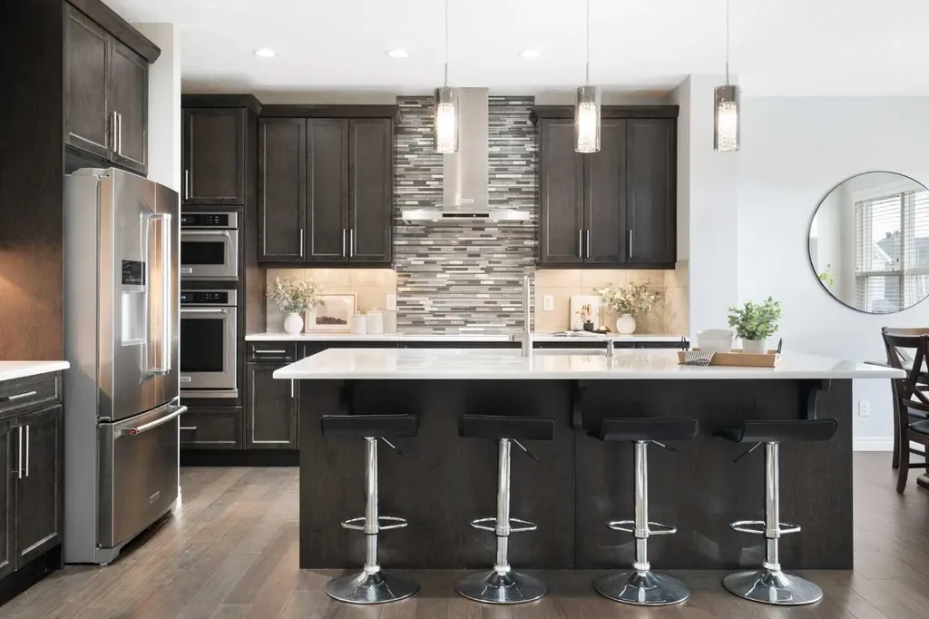 232 Nolancrest Heights NW Calgary AB T3R 0V8