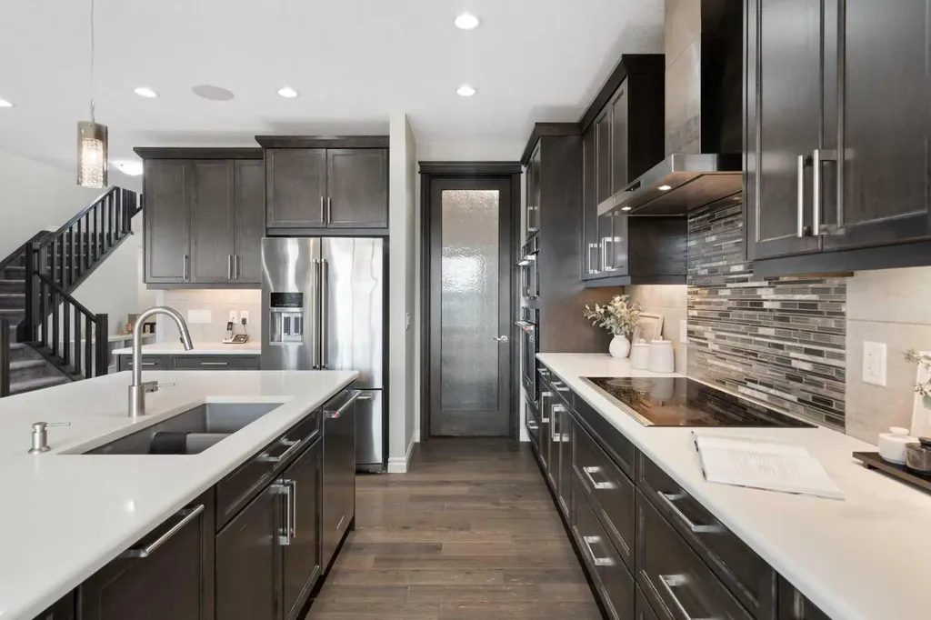 232 Nolancrest Heights NW Calgary AB T3R 0V8