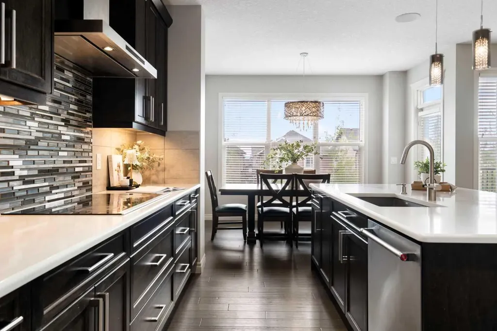 232 Nolancrest Heights NW Calgary AB T3R 0V8