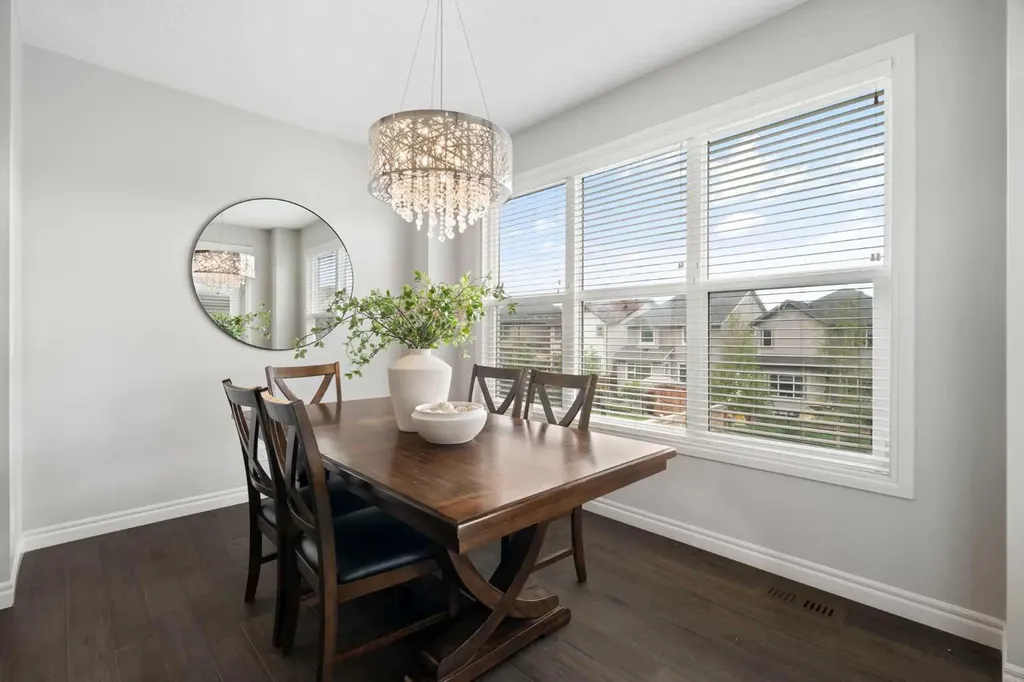 232 Nolancrest Heights NW Calgary AB T3R 0V8