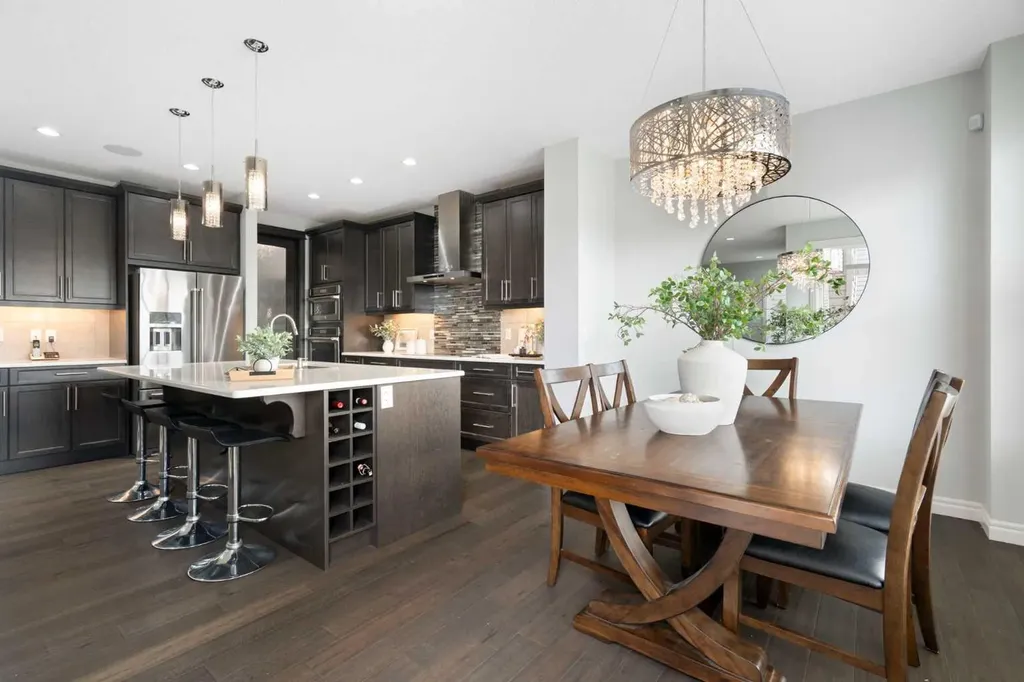 232 Nolancrest Heights NW Calgary AB T3R 0V8