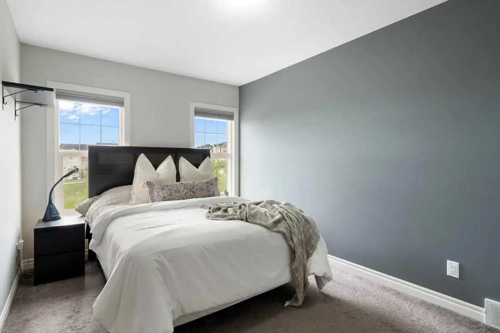 232 Nolancrest Heights NW Calgary AB T3R 0V8