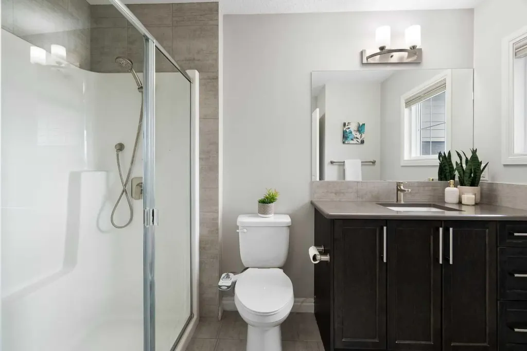 232 Nolancrest Heights NW Calgary AB T3R 0V8