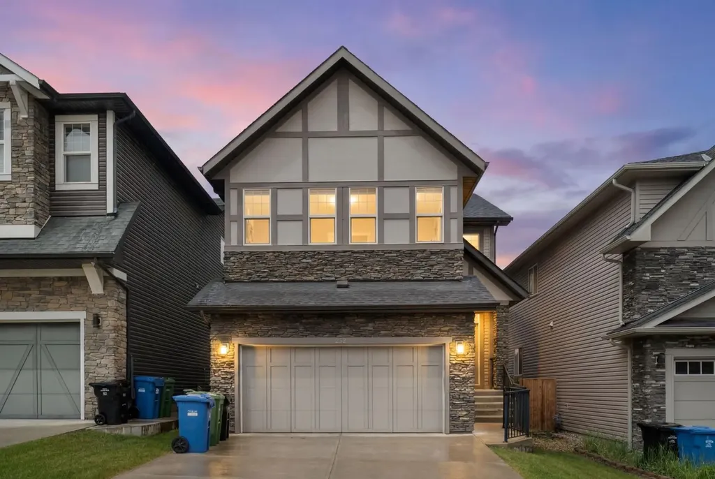 232 Nolancrest Heights NW Calgary AB T3R 0V8