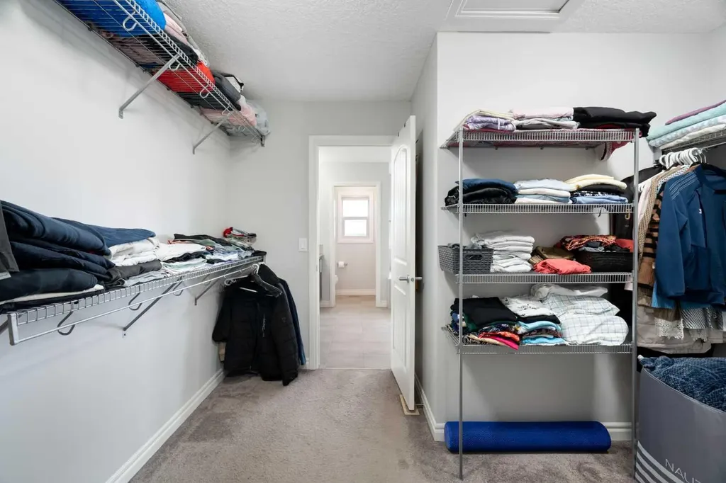 232 Nolancrest Heights NW Calgary AB T3R 0V8