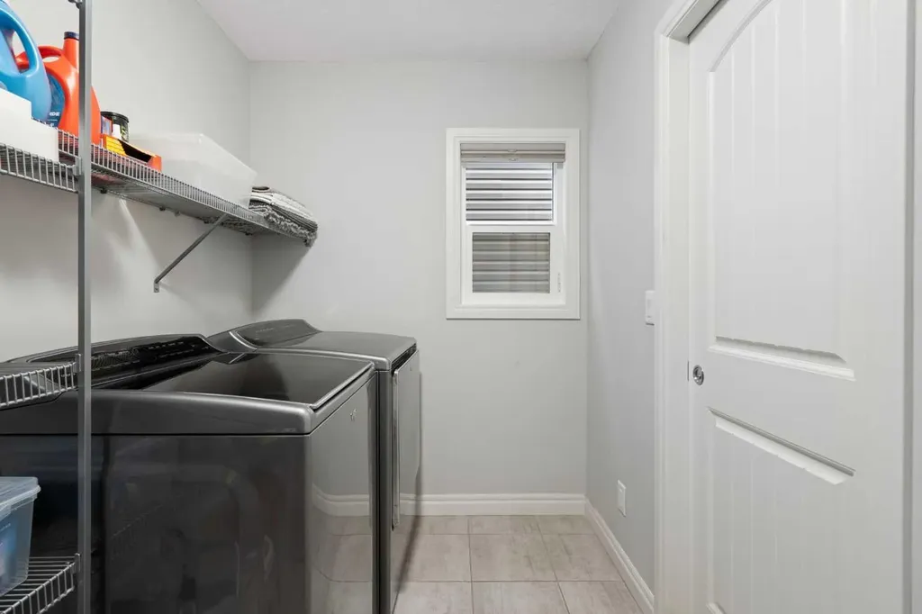 232 Nolancrest Heights NW Calgary AB T3R 0V8