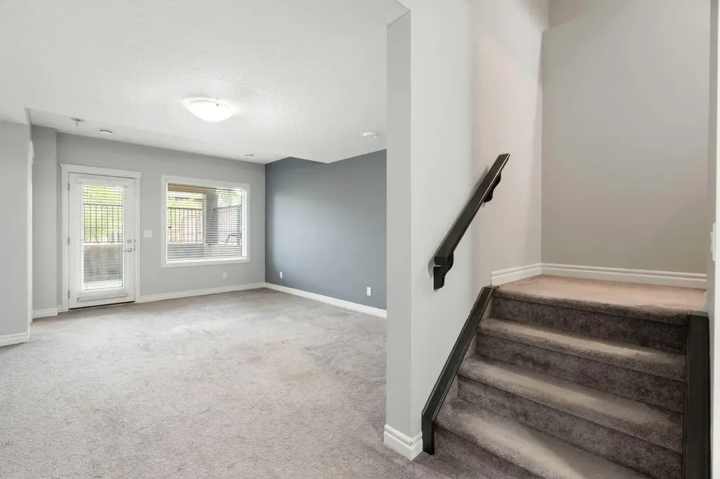 232 Nolancrest Heights NW Calgary AB T3R 0V8