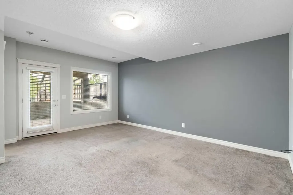 232 Nolancrest Heights NW Calgary AB T3R 0V8