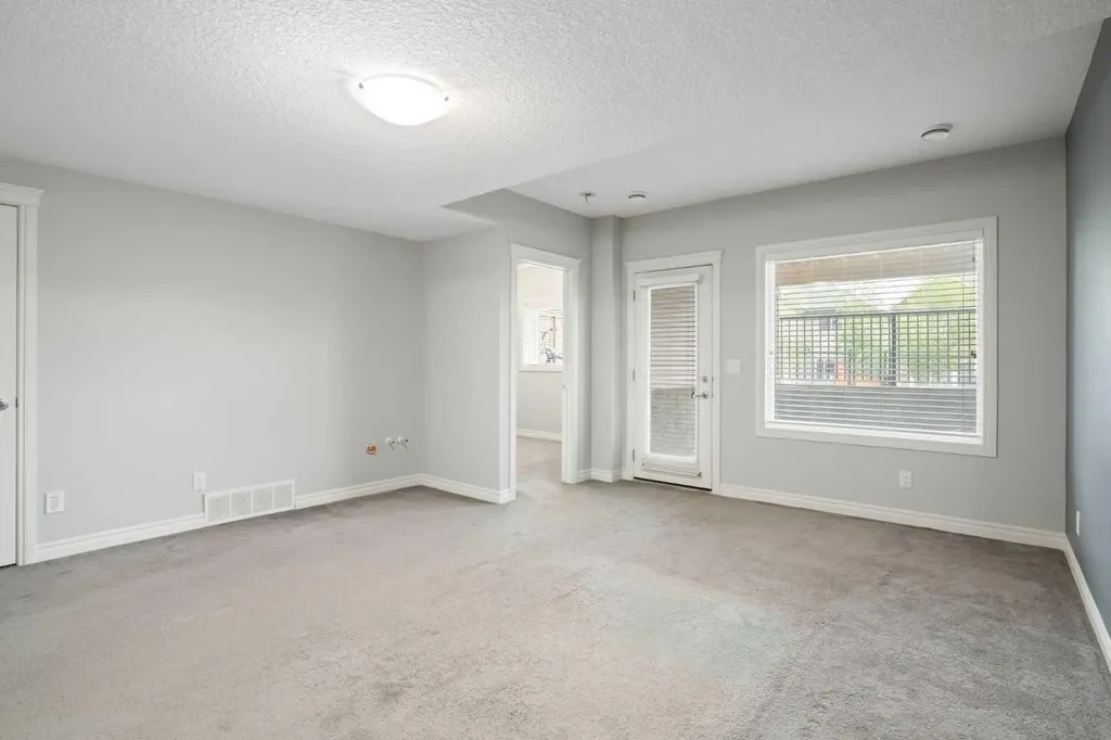 232 Nolancrest Heights NW Calgary AB T3R 0V8