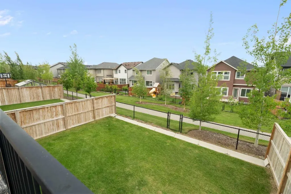 232 Nolancrest Heights NW Calgary AB T3R 0V8
