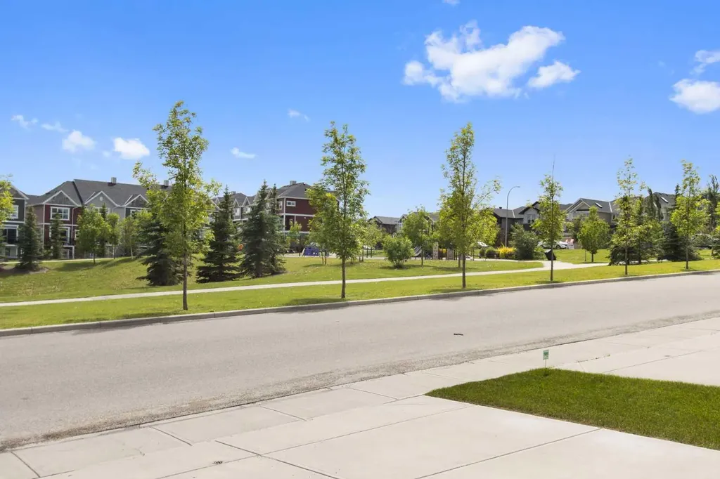 232 Nolancrest Heights NW Calgary AB T3R 0V8