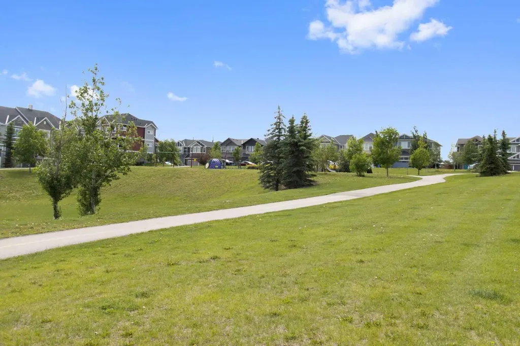 232 Nolancrest Heights NW Calgary AB T3R 0V8