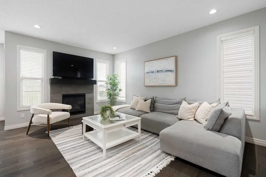 232 Nolancrest Heights NW Calgary AB T3R 0V8