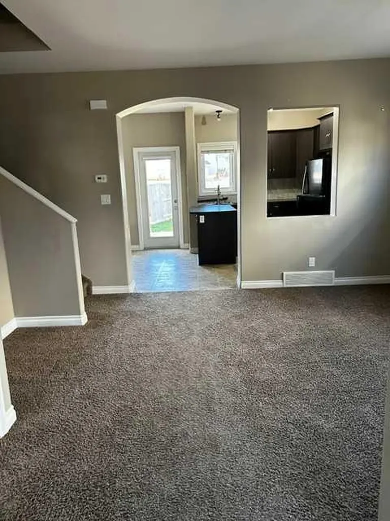 7 Ross Close Sylvan Lake AB T4S 0K4
