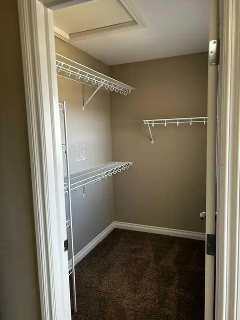 7 Ross Close Sylvan Lake AB T4S 0K4