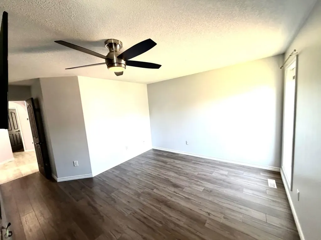 11917 107 Street Grande Prairie AB T8V 7W2
