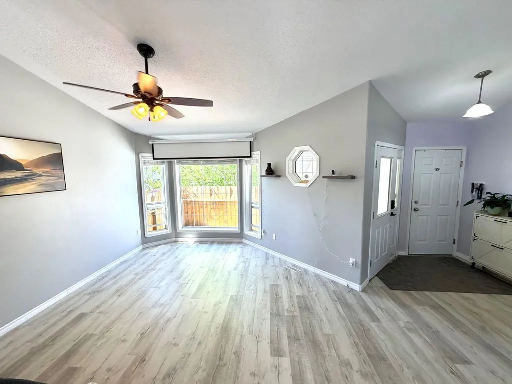 11917 107 Street Grande Prairie AB T8V 7W2